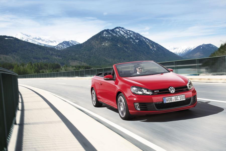  Volkswagen Golf GTi Cabrio 2012 года  (фото 31 из 61)